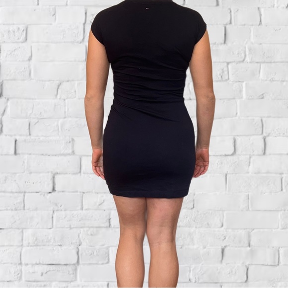 Tommy Hilfiger navy t-shirt dress- size medium - Picture 2 of 5